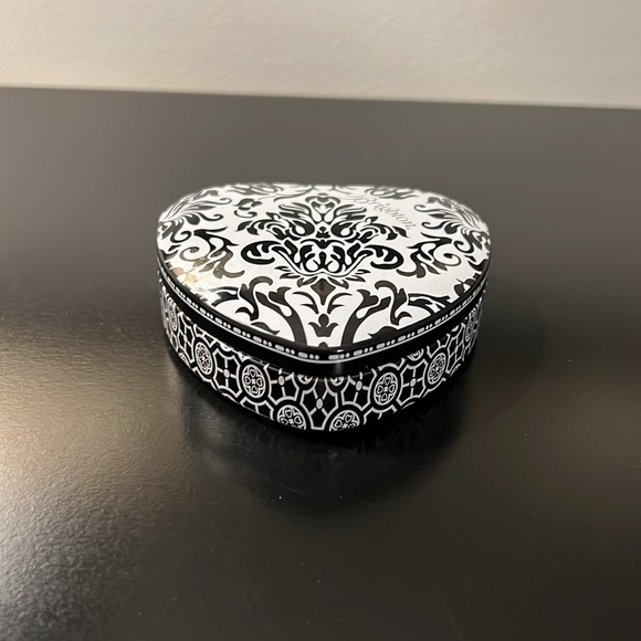 Brighton Heart Tin - Picture 2 of 9